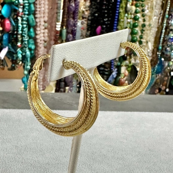 Vintage Goldette Gold Tone Pierced Hoop Earrings - Picture 2 of 3